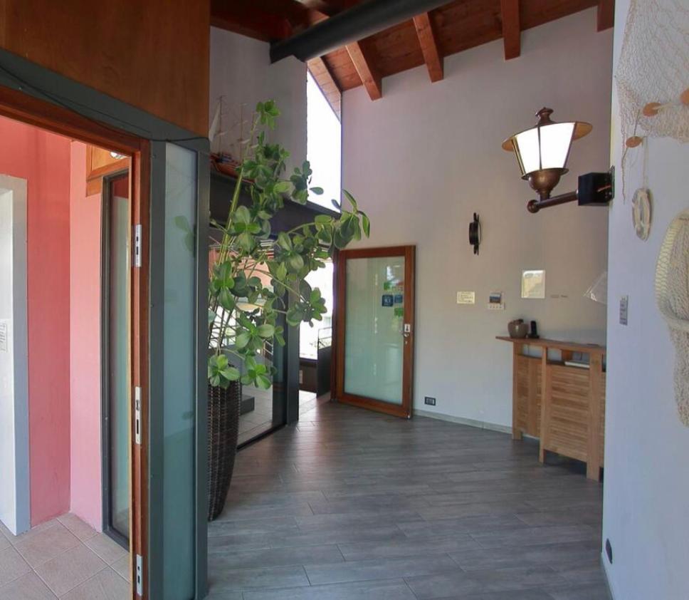 La Terrazza Sul Lago 佩斯基耶拉德加达 外观 照片
